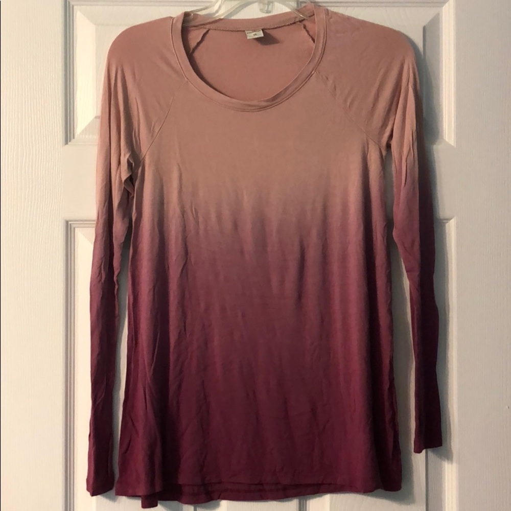 Hollister women’s pink long sleeve shirt